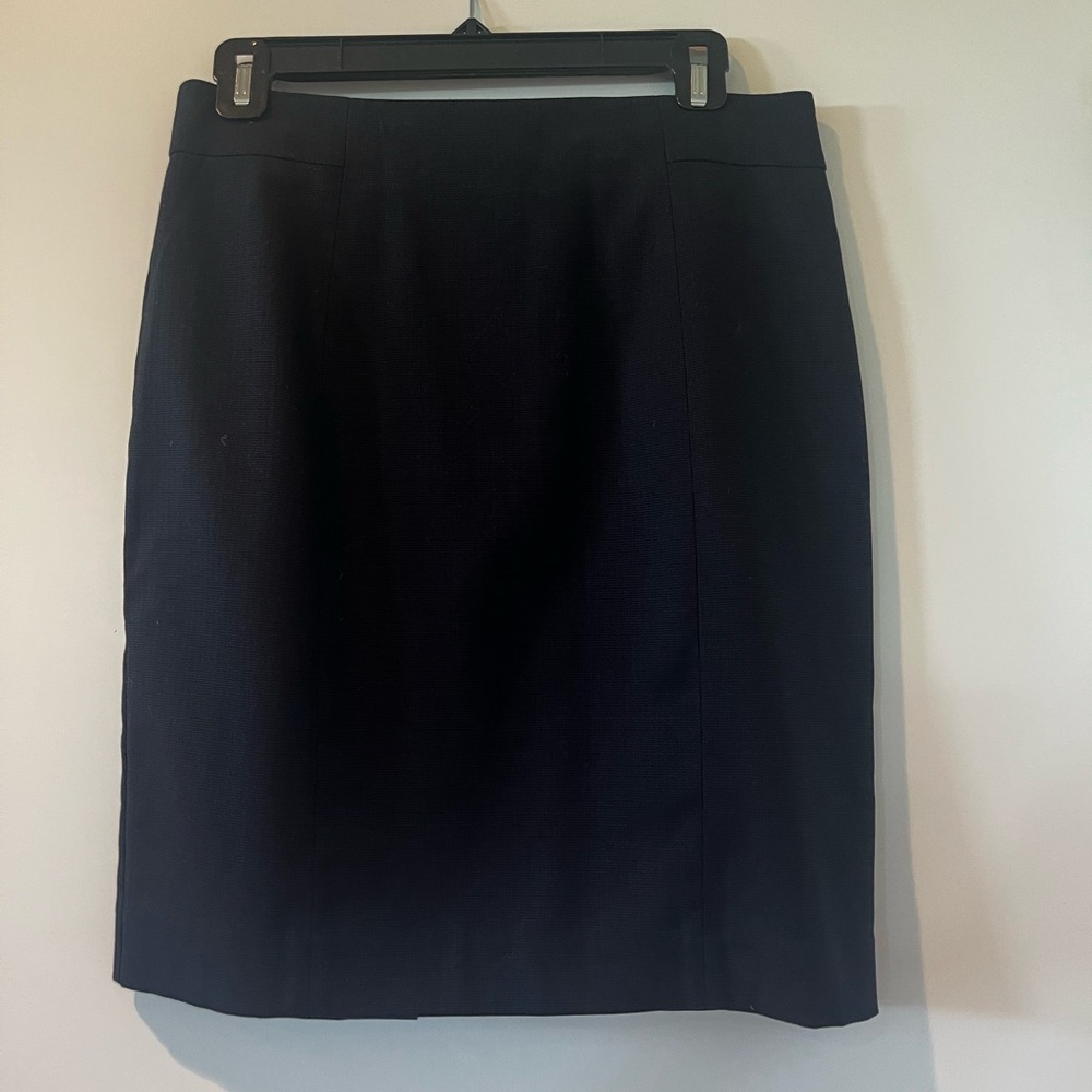 H&M Navy Blue Pencil Skirt Elegant and Timeless, size 10